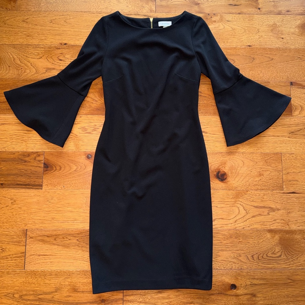 Calvin Klein Bell Sleeve Boat Neck Sheath Dress Size 4